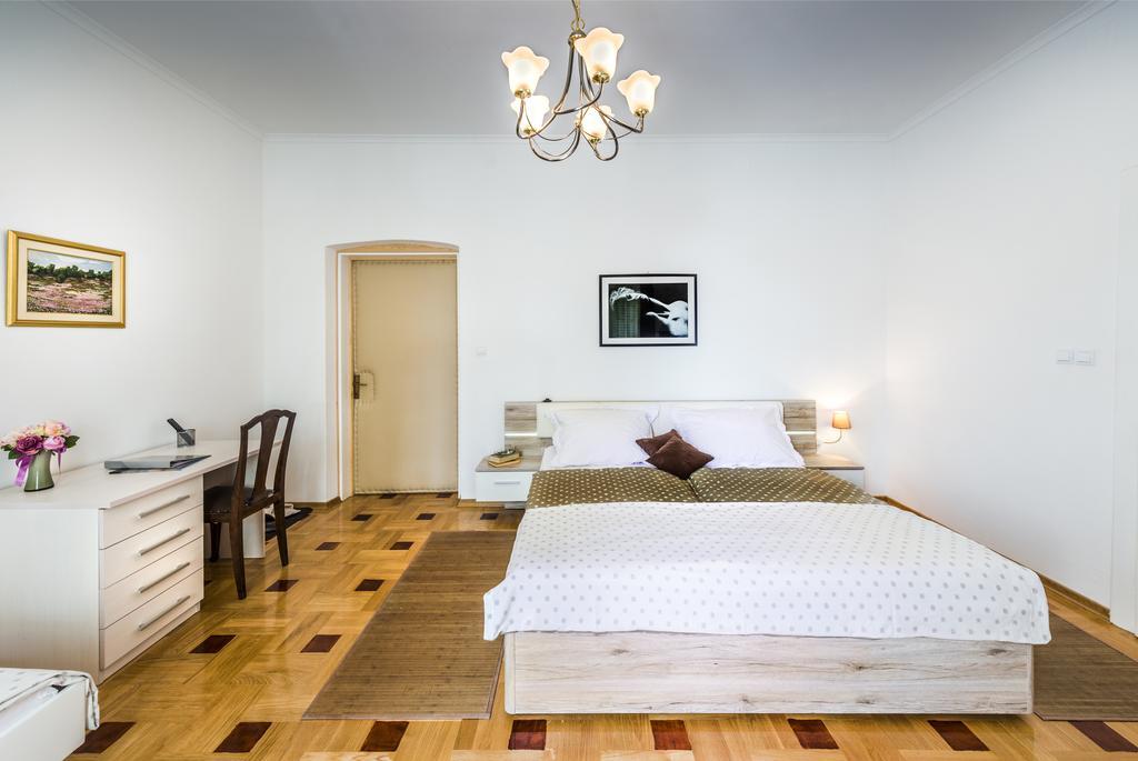 קארלובץ Vila Regina Rooms מראה חיצוני תמונה